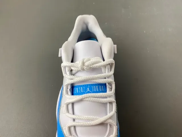 Air Jordan 11 Tênis de Basquete Branco e Azul Royal em Couro Patent 6
