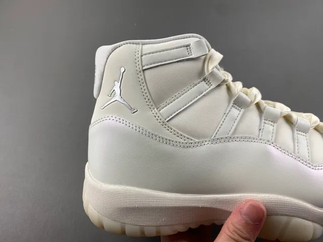 Air Jordan 11 White Beige High-Top Smooth Leather Upper Basketball Shoes 3
