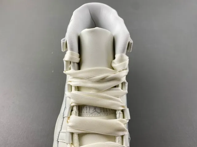 Air Jordan 11 White Beige High-Top Smooth Leather Upper Basketball Shoes 6