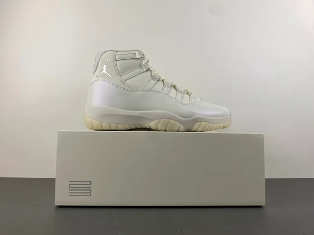 Air Jordan 11 White Beige High-Top Smooth Leather Upper Basketball Shoes 16