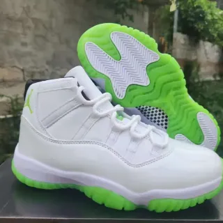 Air Jordan 11 Branco e Verde Neón Tênis de Basquete