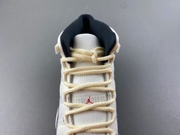 Chaussures de basketball Air Jordan 11 blanc et bleu royal 6
