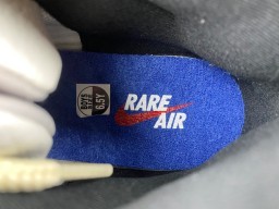 Chaussures de basketball Air Jordan 11 blanc et bleu royal 7
