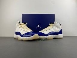 Chaussures de basketball Air Jordan 11 blanc et bleu royal 14