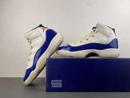 Chaussures de basketball Air Jordan 11 blanc et bleu royal 15