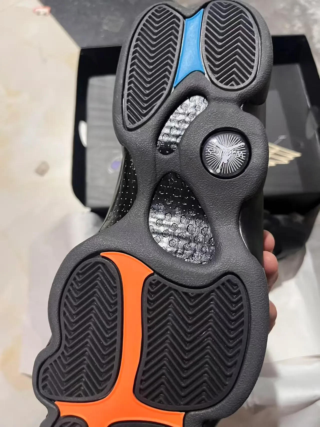 Air Jordan 13 ब्लैक सिल्वर हाई-टॉप टेक्सचर्ड मेश अपर बास्केटबॉल जूते 4