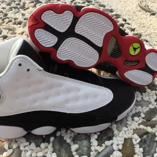 Air Jordan 13 白黑红篮球鞋