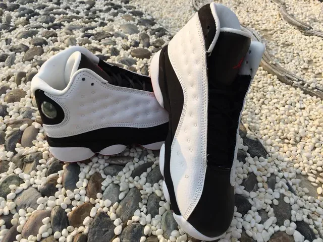 Air Jordan 13 Blancs Noirs Rouges Chaussures de Basketball 4