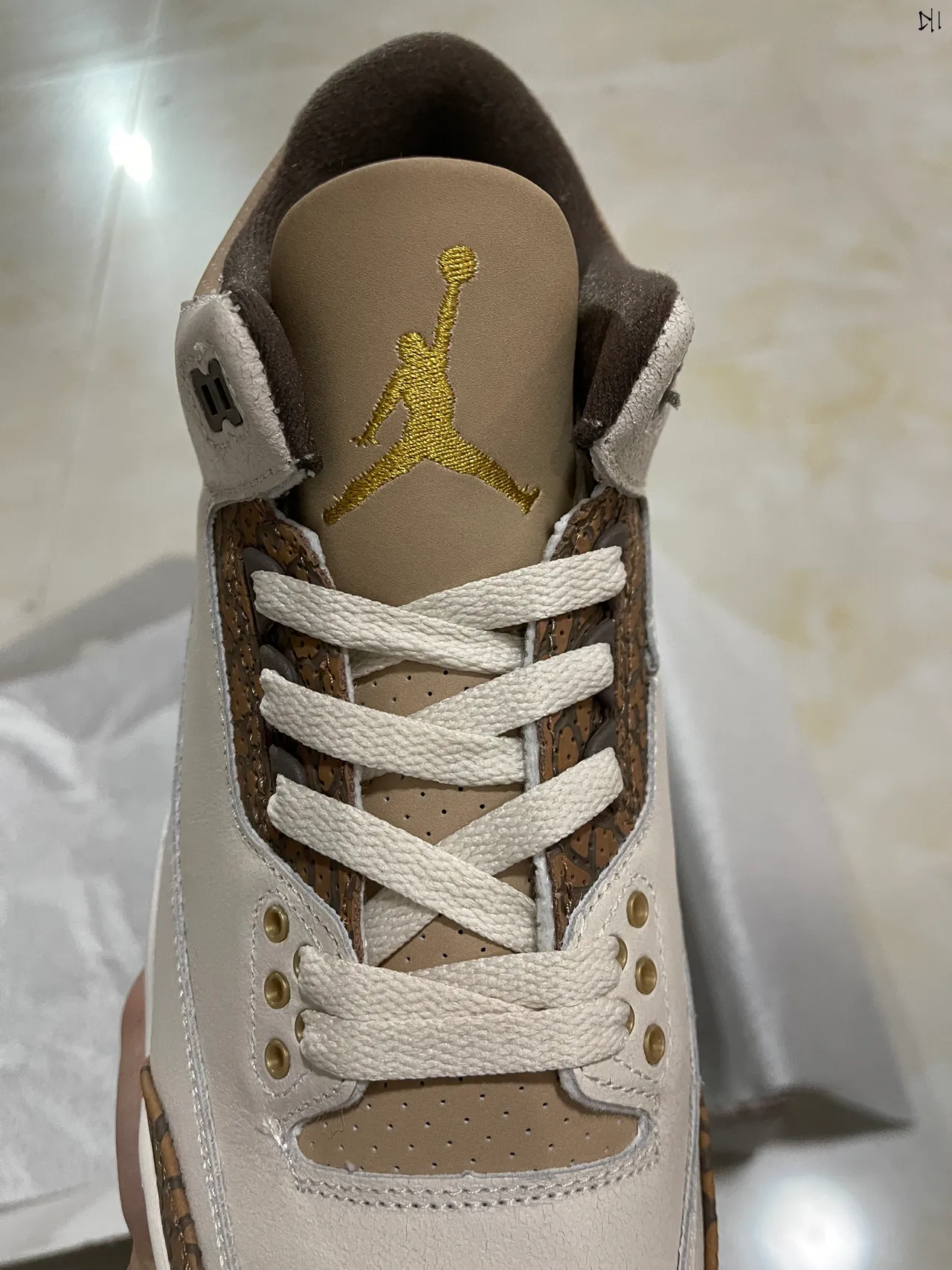 Zapatillas de baloncesto Air Jordan 3 Elephant Print blanco roto y marrón 4