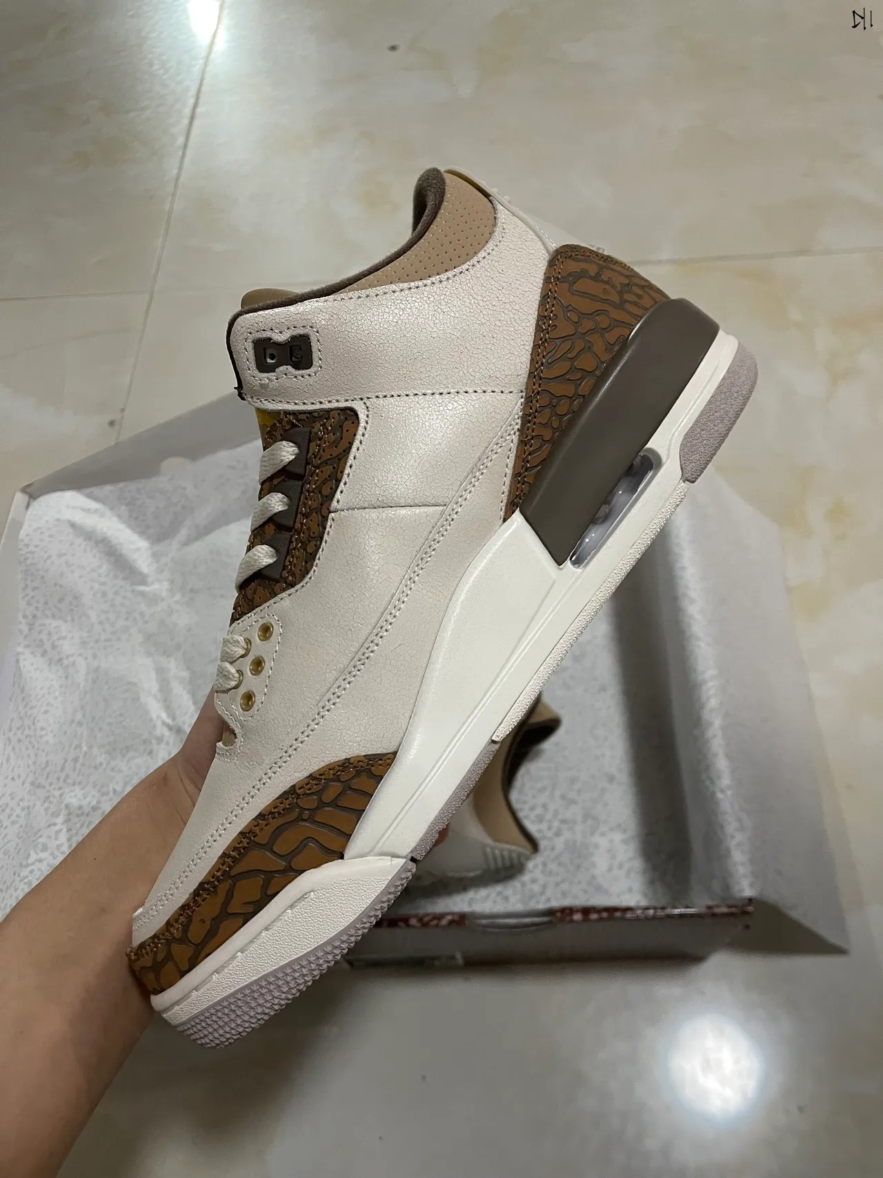 Zapatillas de baloncesto Air Jordan 3 Elephant Print blanco roto y marrón 5