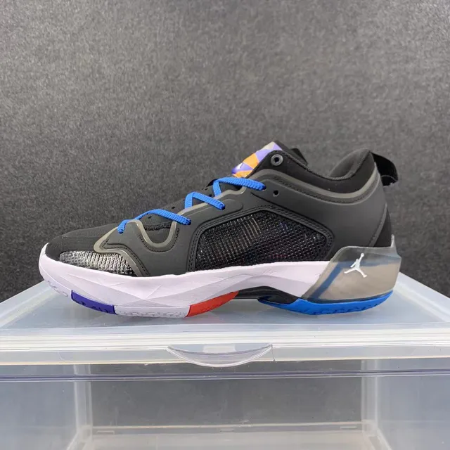 Chaussures de basketball Air Jordan 37 Low noir blanc bleu 2