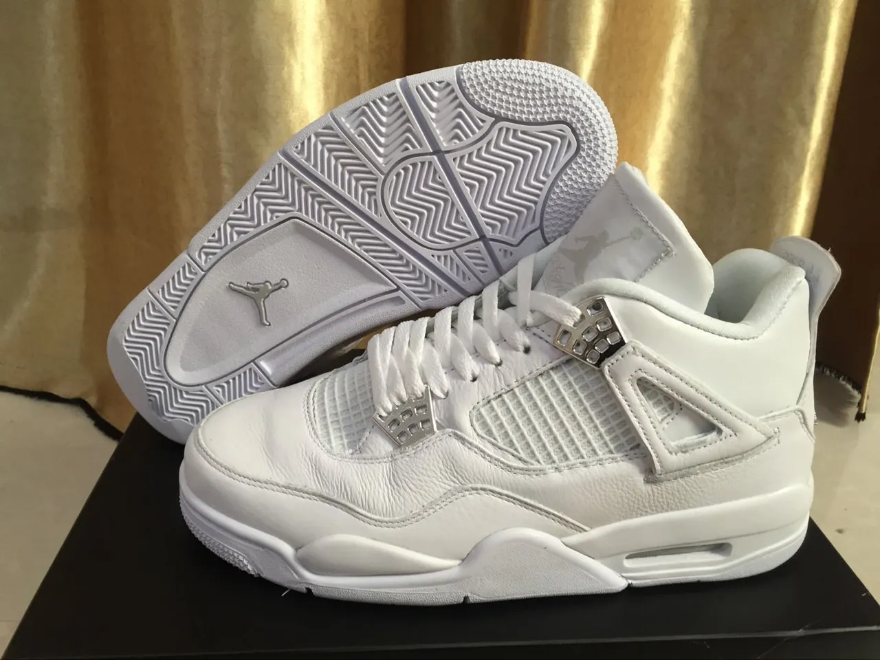 Air Jordan 4 All White Basketball Shoes 9