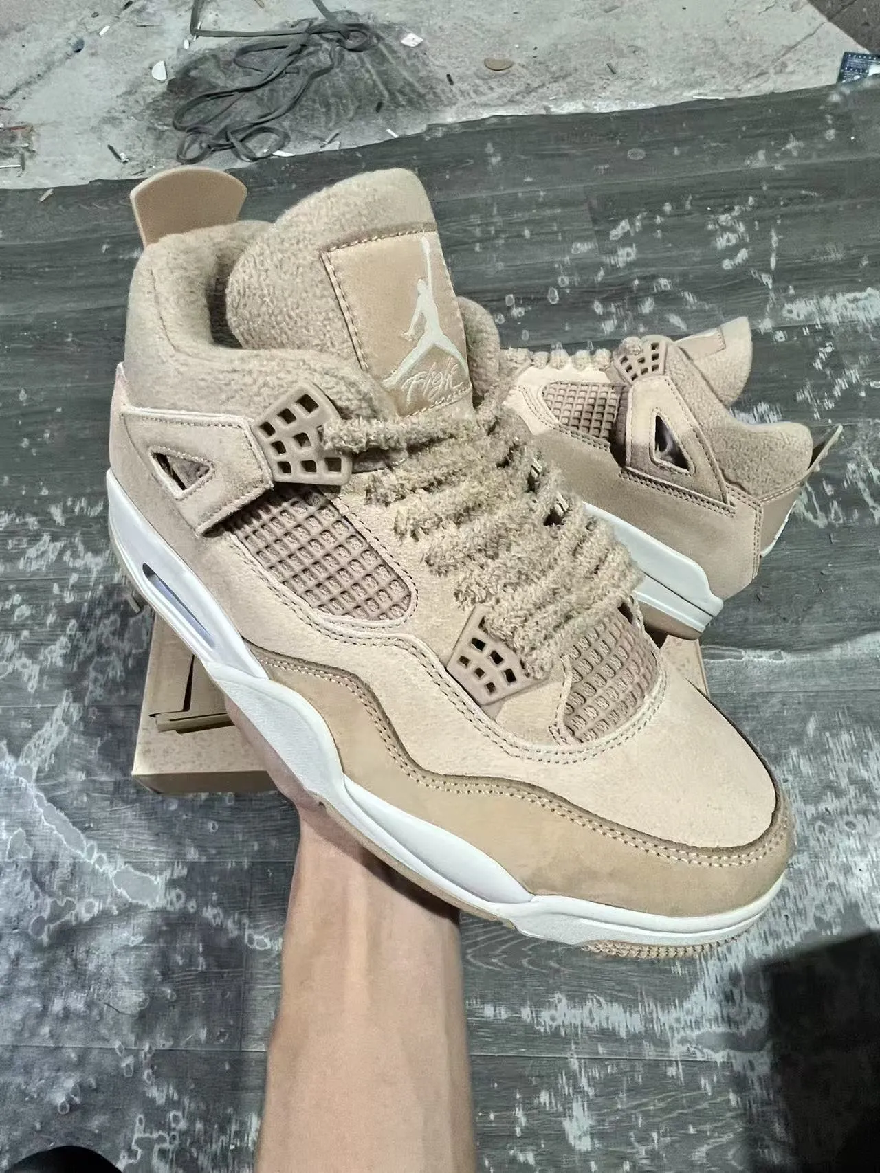Air Jordan 4 Beige Suede Tênis de Basquete High Top 2