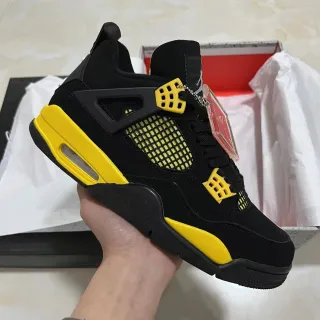 Air Jordan 4 Black Yellow Tênis de Basquete
