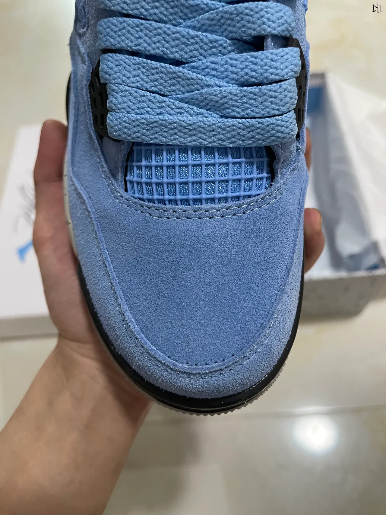 Chaussures de basketball Air Jordan 4 en daim bleu clair 3