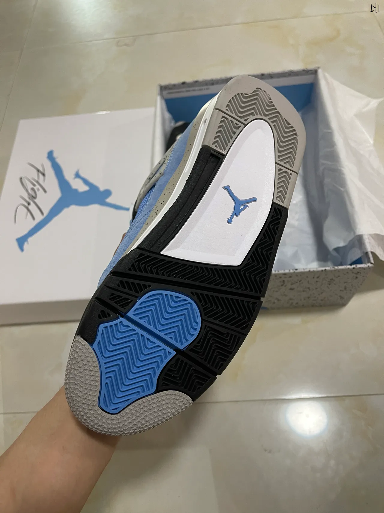Chaussures de basketball Air Jordan 4 en daim bleu clair 6