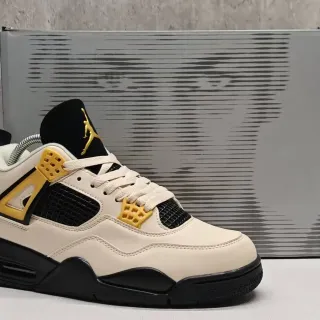 Air Jordan 4 Off-White 黑金篮球鞋