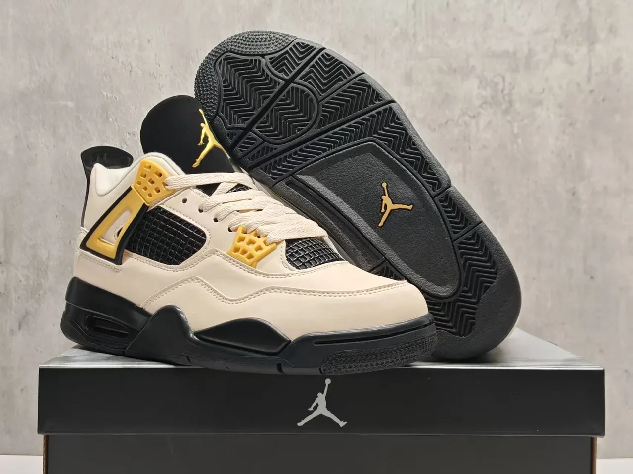 Air Jordan 4 Off-White Black Gold Tênis de Basquete 4