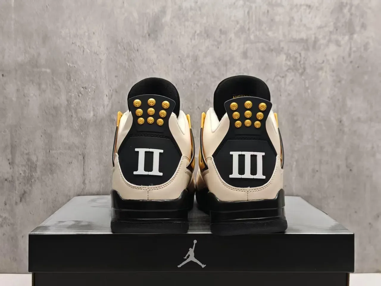 Air Jordan 4 Off-White Black Gold Tênis de Basquete 6