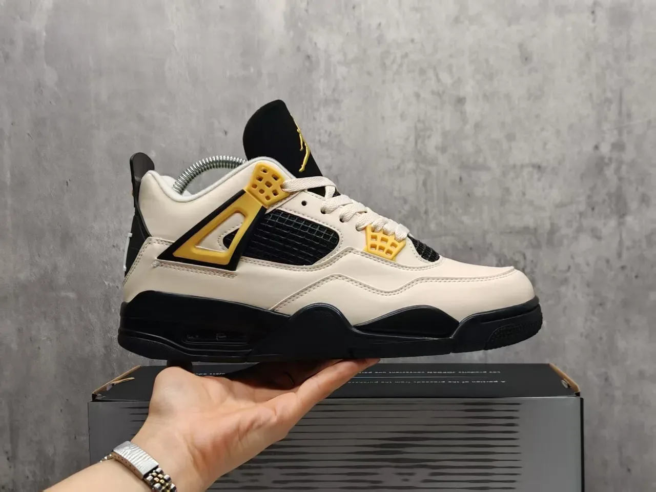 Air Jordan 4 Off-White Black Gold Tênis de Basquete 7