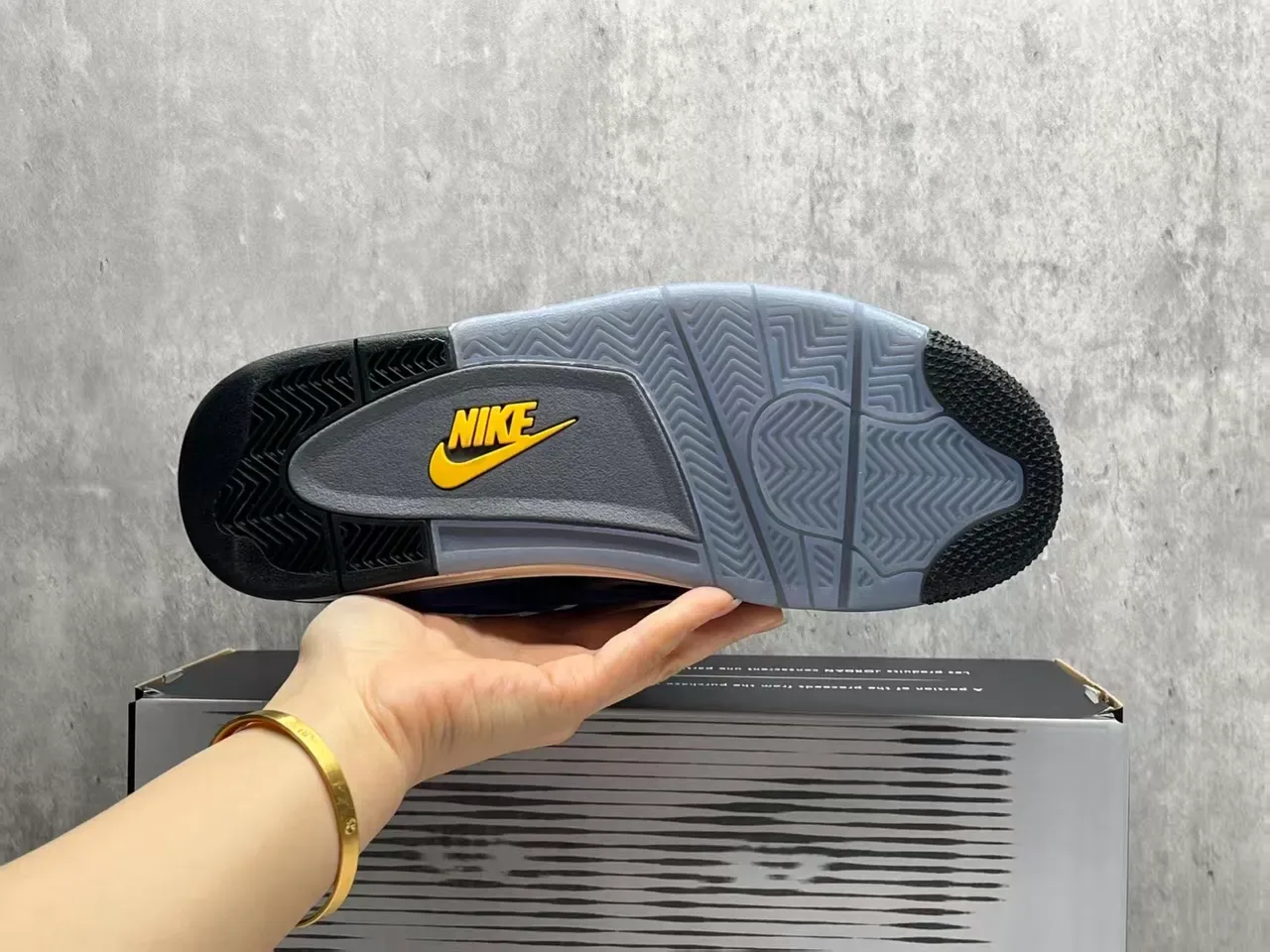 Air Jordan 4 বেগুনী কালো হলুদ বাস্কেটবল জুতো 2