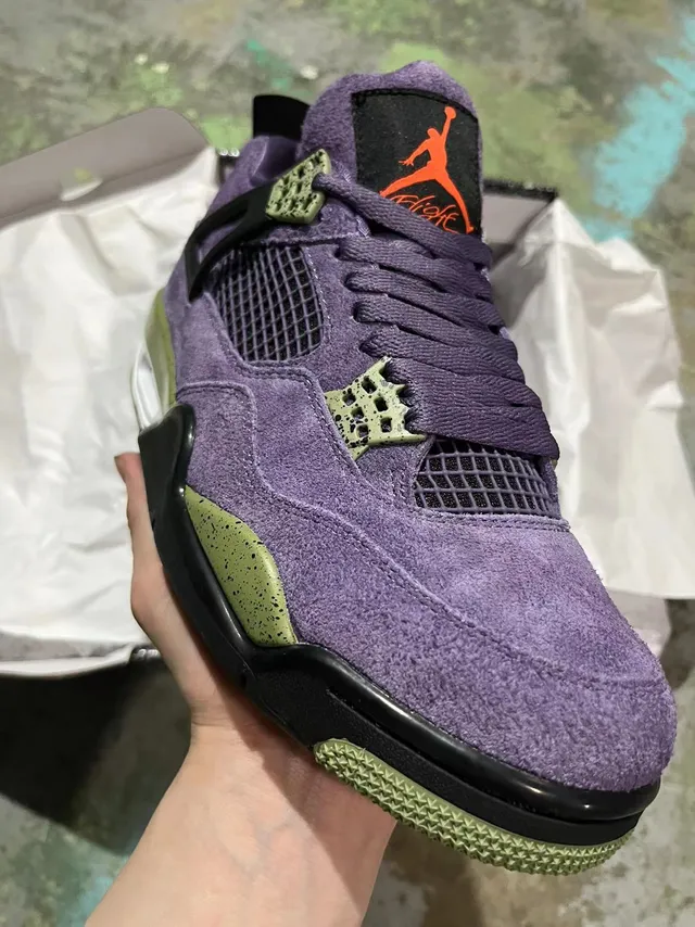 Chaussures de basketball Air Jordan 4 violet et olive moucheté 2