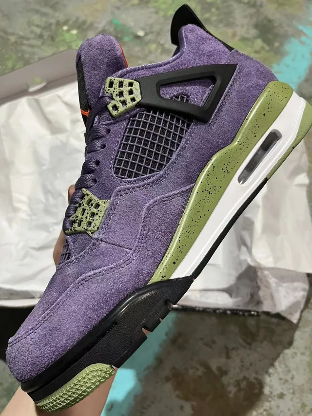 Chaussures de basketball Air Jordan 4 violet et olive moucheté 3