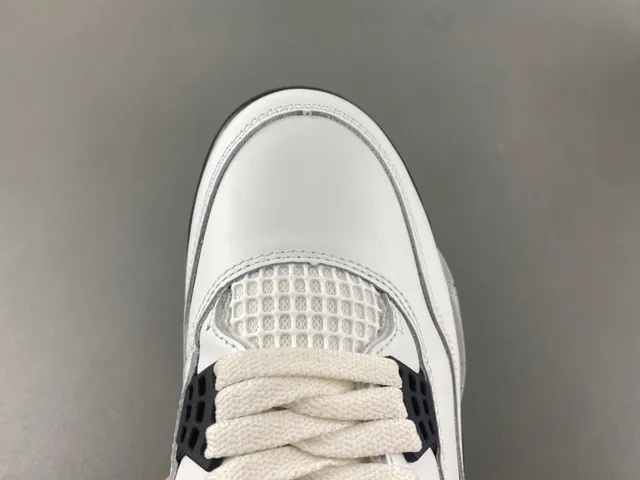Chaussures de basketball Air Jordan 4 blanc ciment gris 5