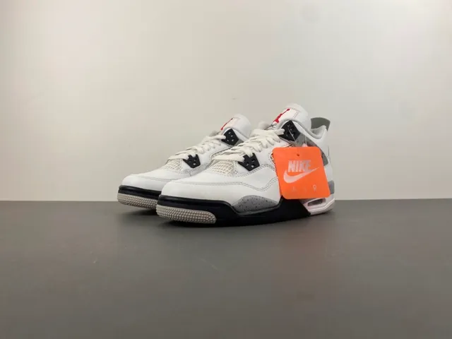 Chaussures de basketball Air Jordan 4 blanc gris ciment 10