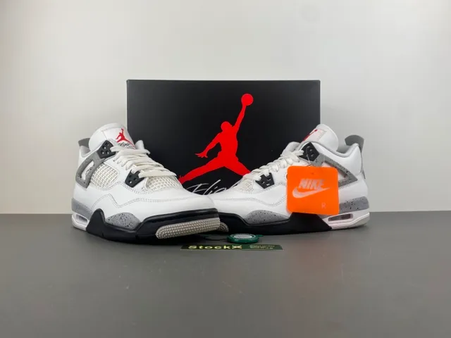 Chaussures de basketball Air Jordan 4 blanc gris ciment 12