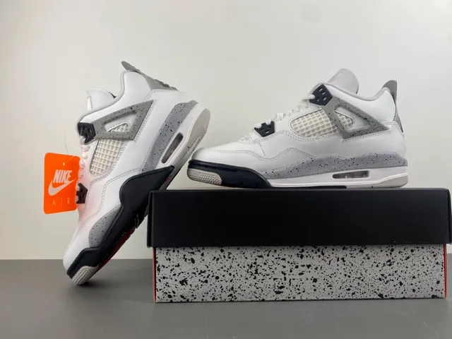 Chaussures de basketball Air Jordan 4 blanc gris ciment 13