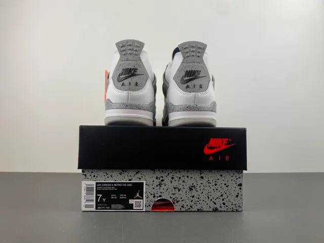 Chaussures de basketball Air Jordan 4 blanc gris ciment 16