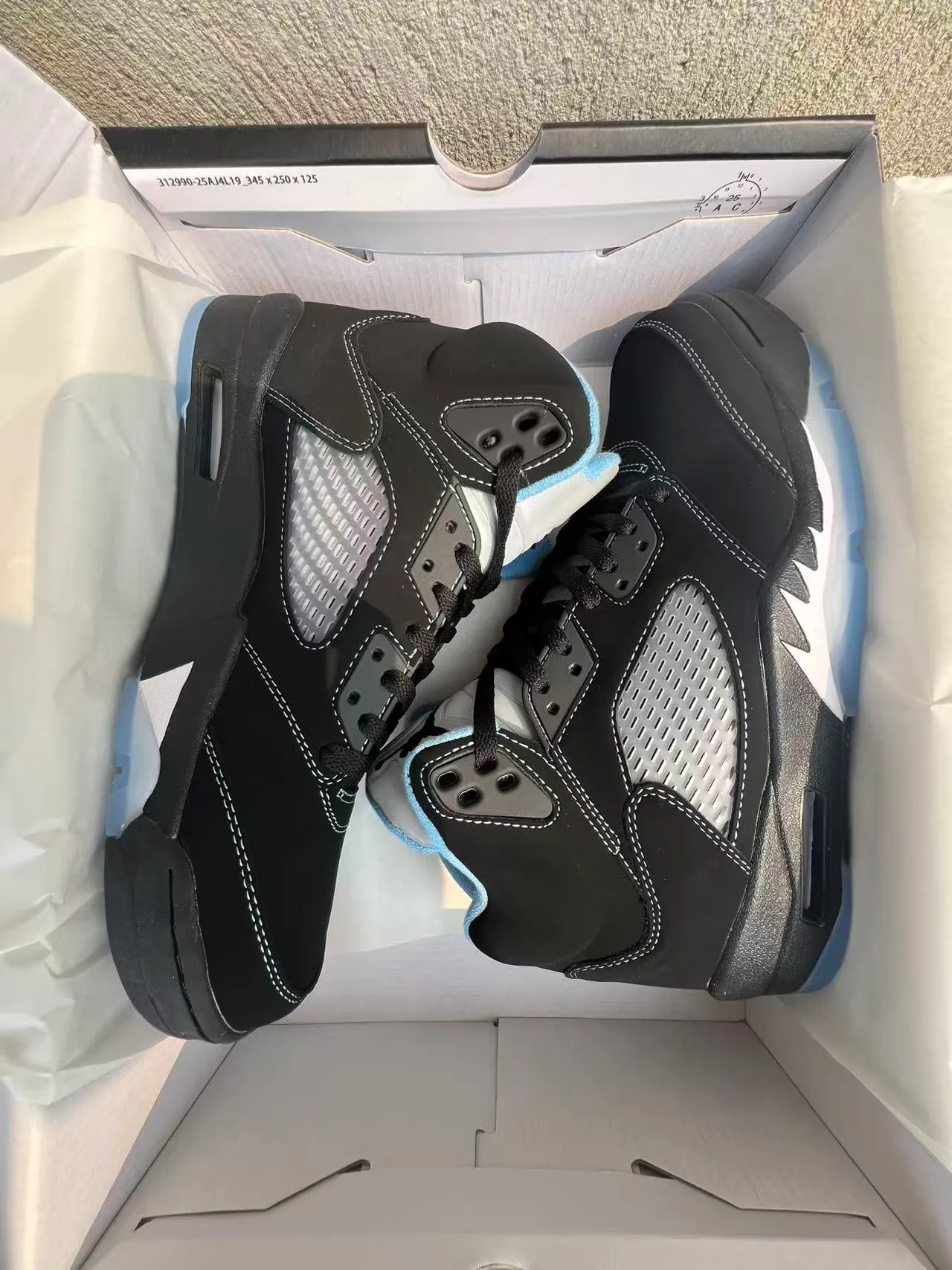 Air Jordan 5 Black White Light Blue Basketball Shoes 9