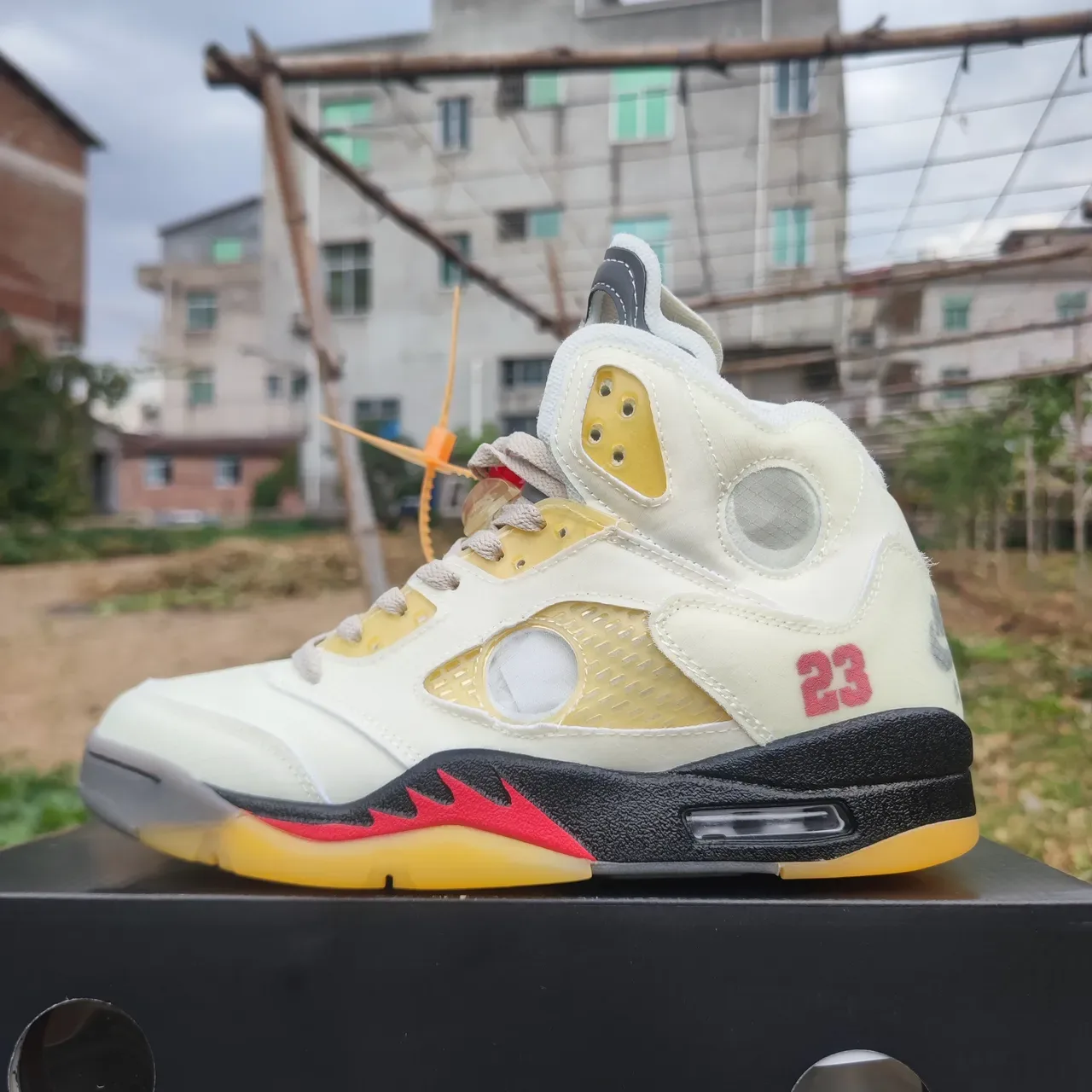 Air Jordan 5 Off-White Yellow Black Red Chaussures de Basketball 2