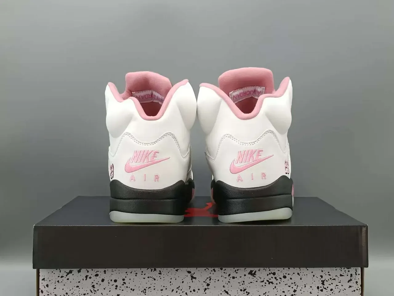 Air Jordan 5 Chaussures de Basket Blanc Rose Gris 6