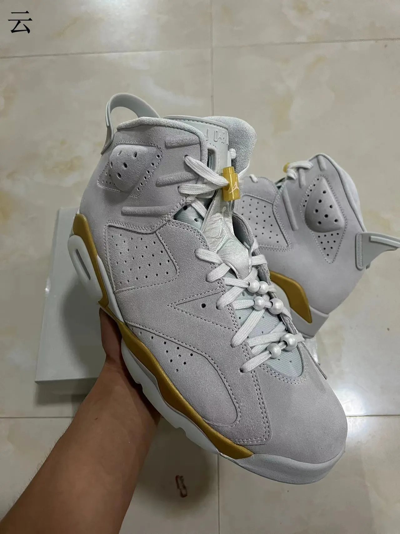 Air Jordan 6 Light Gray and Gold Basketball Shoes 2