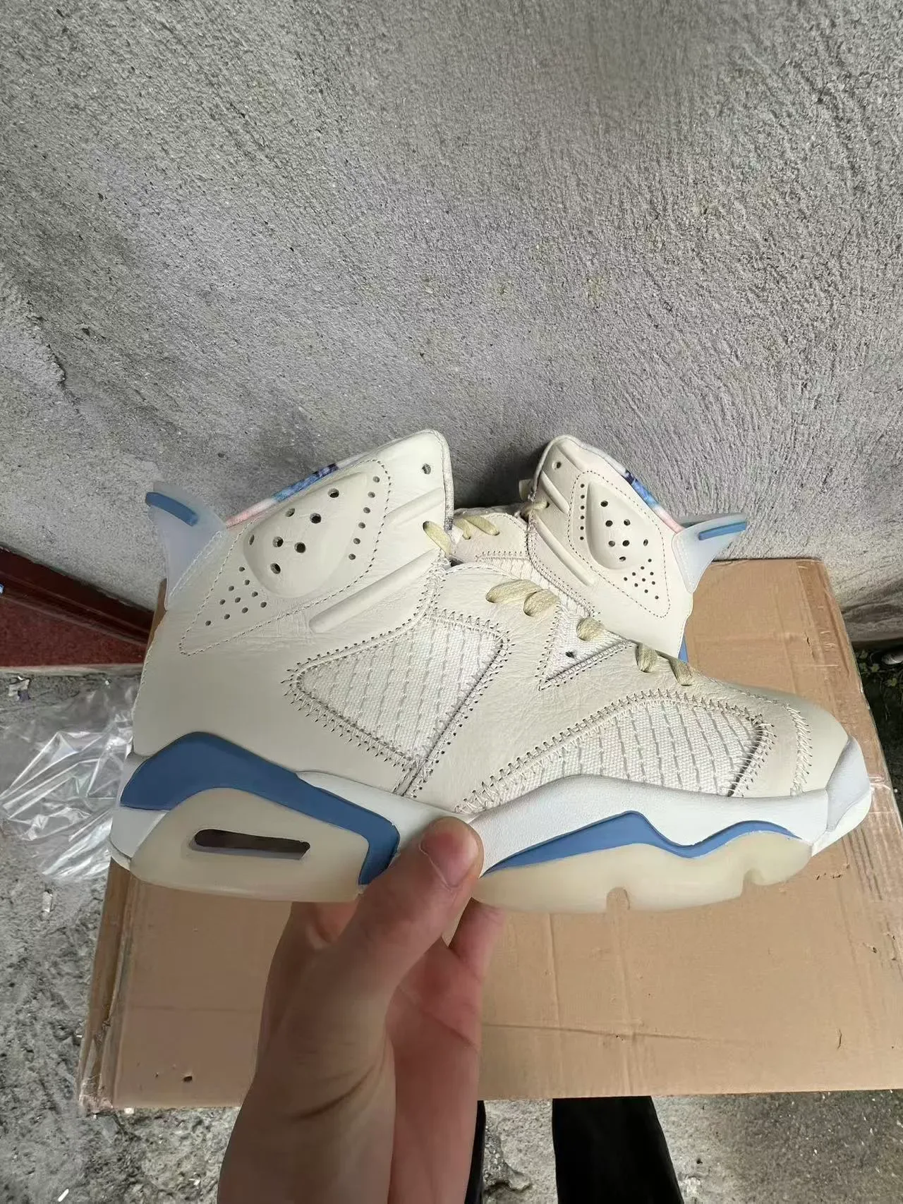 Air Jordan 6 Off-White e Light Blue Tênis de Basquete 7
