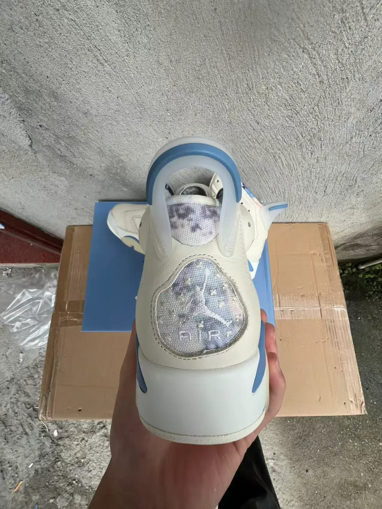 Air Jordan 6 Off-White e Light Blue Tênis de Basquete 8