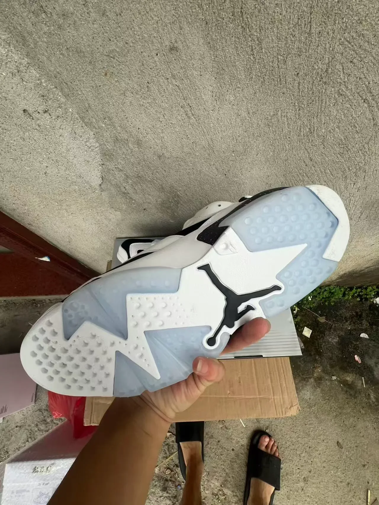 Air Jordan 6 Branco Preto Com Motas Tênis de Basquete 5