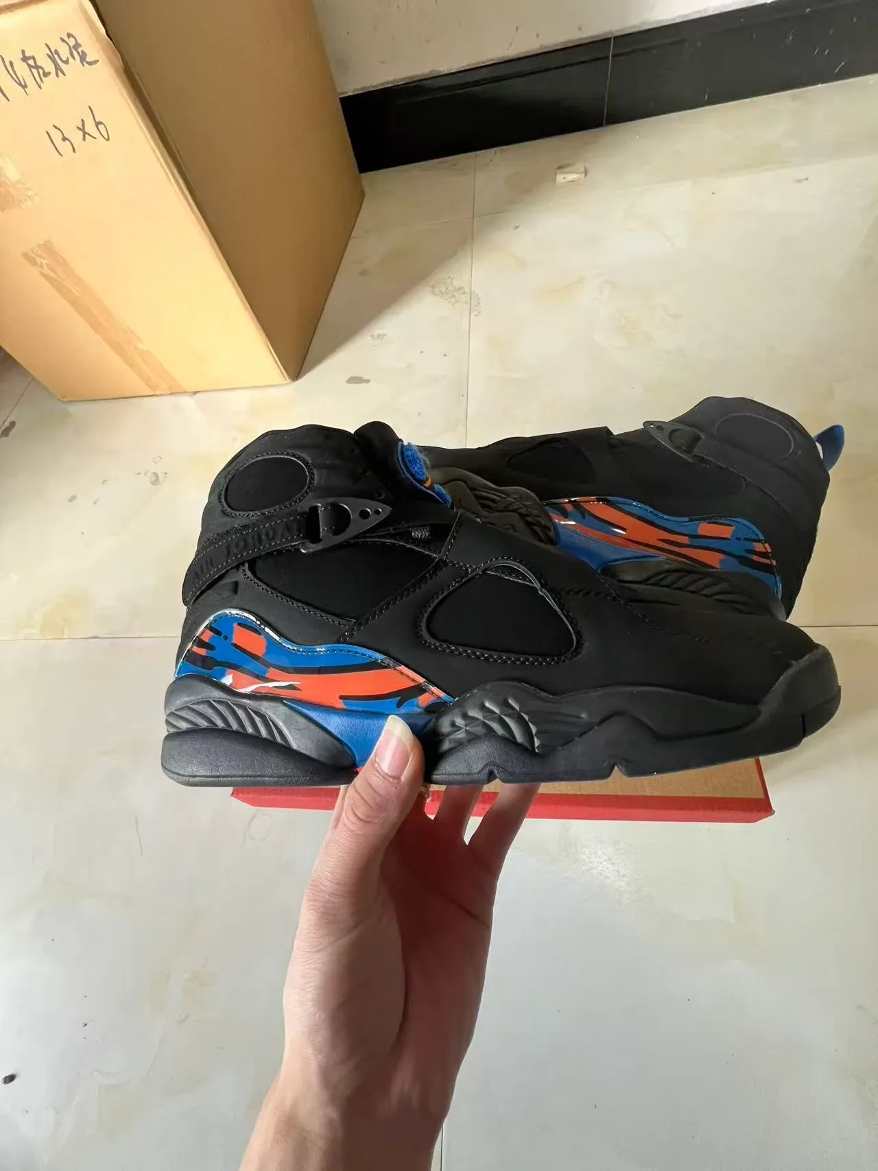 Air Jordan 8 Noir Bleu Orange Flamme Chaussures de basketball 7