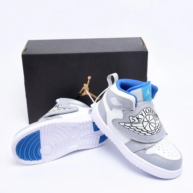 Tênis de basquete cano alto com fecho de tira Air Jordan preto e azul 7