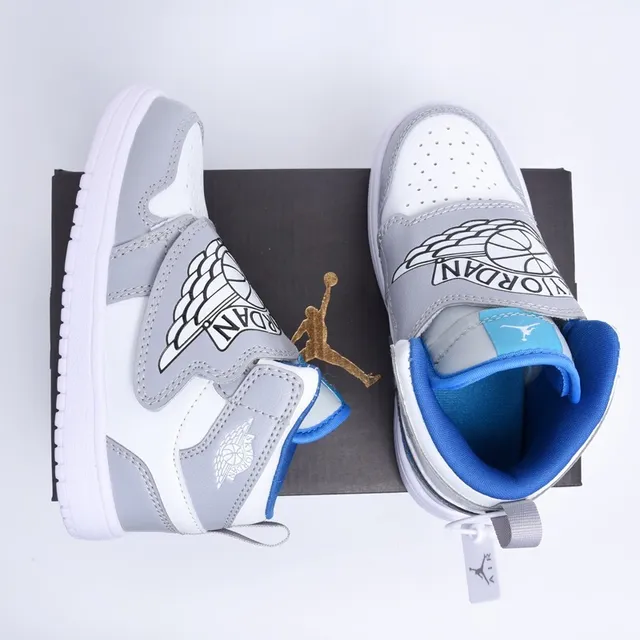 Tênis de basquete cano alto com fecho de tira Air Jordan preto e azul 9