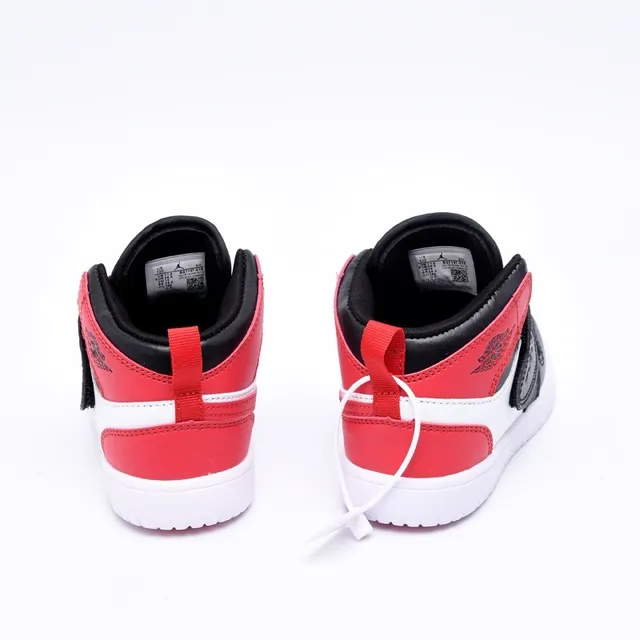 Tênis de basquete cano alto com fecho de tira Air Jordan preto e azul 23