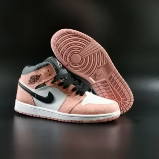 Air Jordan 粉黑配色高帮荔枝纹皮革鞋面篮球鞋