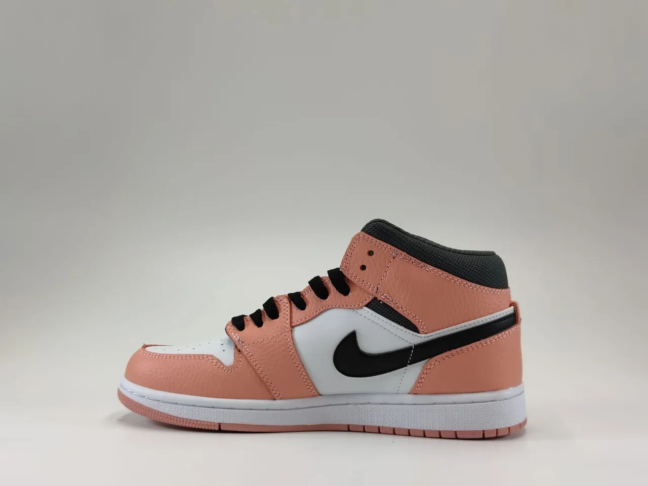 Air Jordan Pink Black High-Top Silhouette Pebbled Leather Upper Basketball Shoes 3