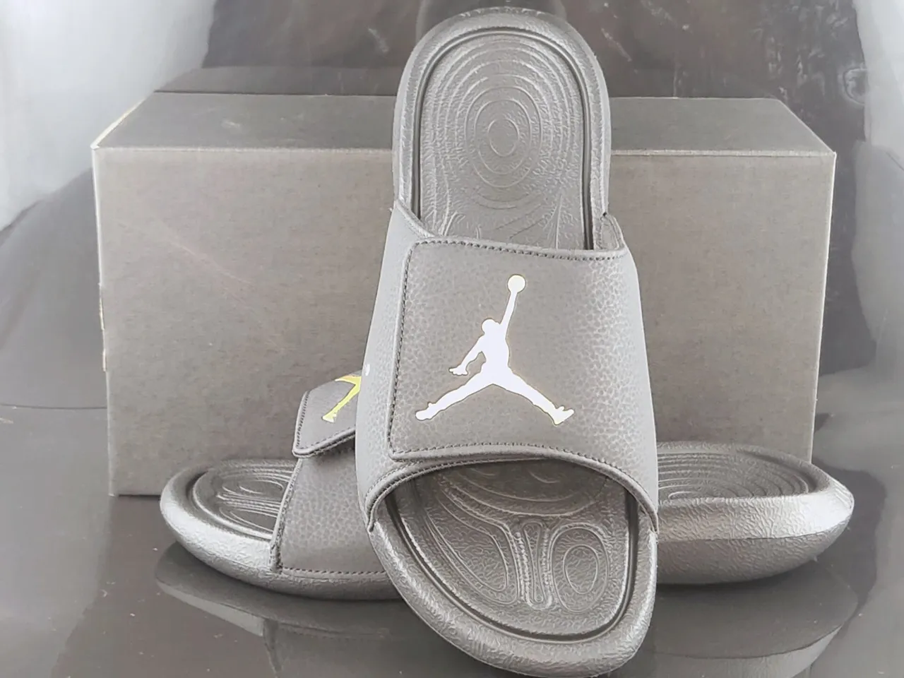 Air Jordan Slide Gray Gold Molded Rubber Sole Textured Pebbled Strap Slippers 4