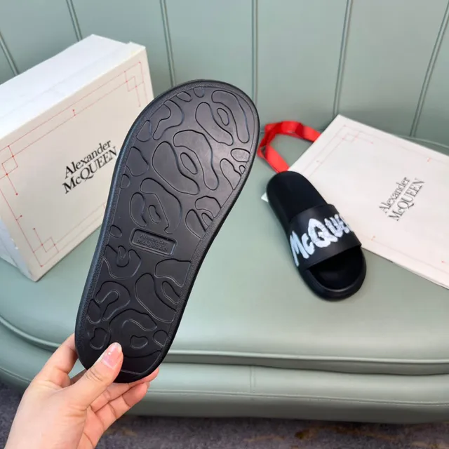 Alexander McQueen কালো সাদা Logo-Print স্ট্র্যাপ মোল্ডেড রাবার সোল স্লিপার্স 2