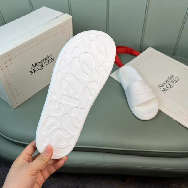 Alexander McQueen Embossed Logo White Slipper 2