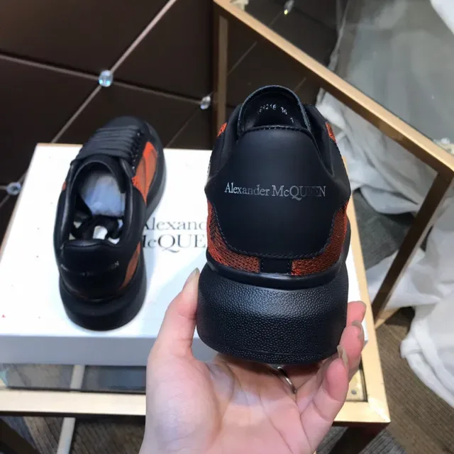 Alexander McQueen Tênis Oversized Preto e Laranja Malha Lifestyle Sneakers 5