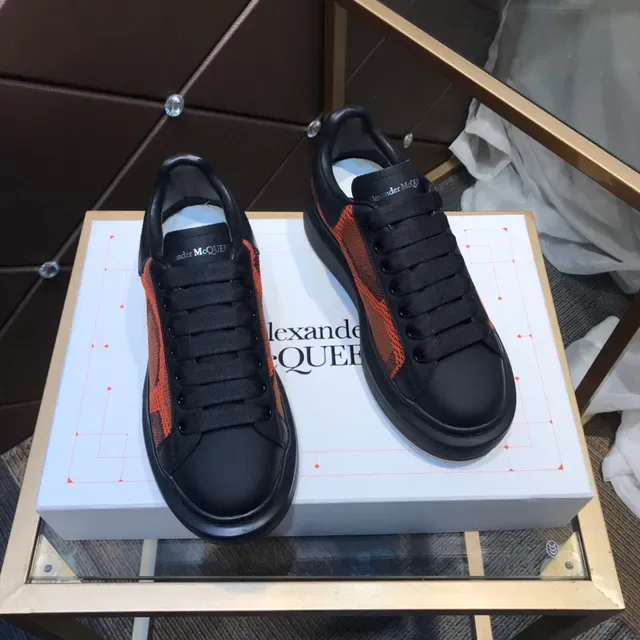 Alexander McQueen Tênis Oversized Preto e Laranja Malha Lifestyle Sneakers 6
